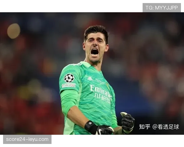 库尔图瓦单手扑救集锦震撼登场，极致反应与门将技艺致敬传奇