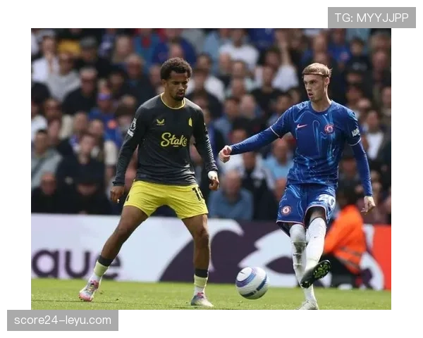 拉维亚加盟英超劲旅，新赛季蓄势待发期待闪耀赛场