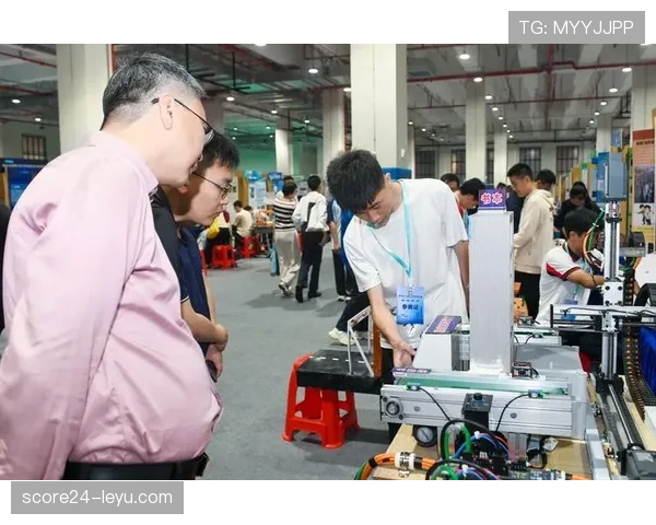 赖斯强强对话中闪耀全场，未来之星潜力尽显引期待