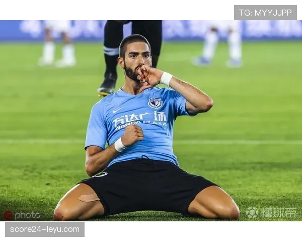 里尔中路渗透战术显成效,稳健发挥助球队逆转局势