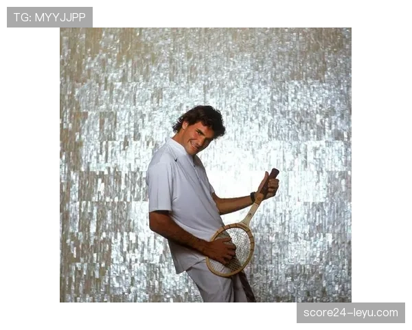 费德勒退役后每天喝三杯咖啡，穿拖鞋逛超市，谁还记得他当年赢球后摔拍子的样子